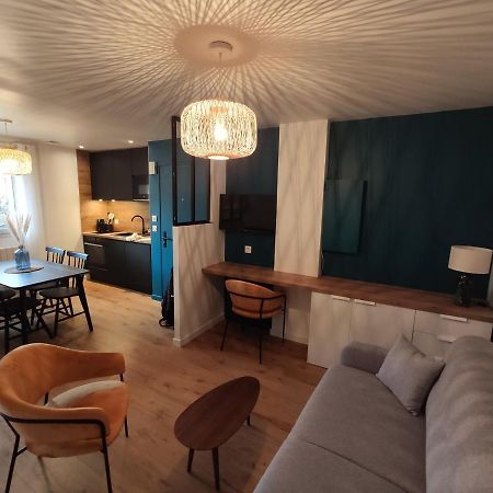 L'Emeraude - Logement Tout Confort - Wifi - Parking - Centre Ville Appartamento Vannes Esterno foto