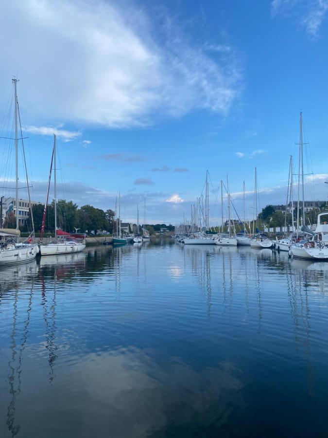 L'Emeraude - Logement Tout Confort - Wifi - Parking - Centre Ville Appartamento Vannes Esterno foto